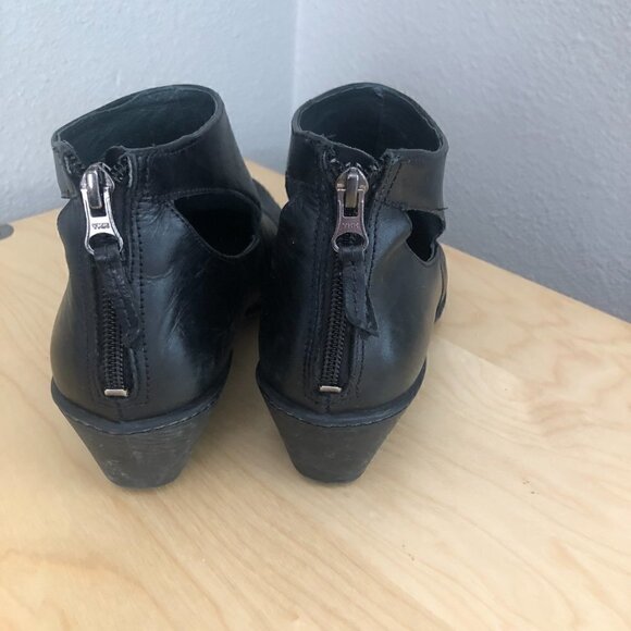 Danso Bonita Heeled Ankle Bootie - Picture 5 of 13